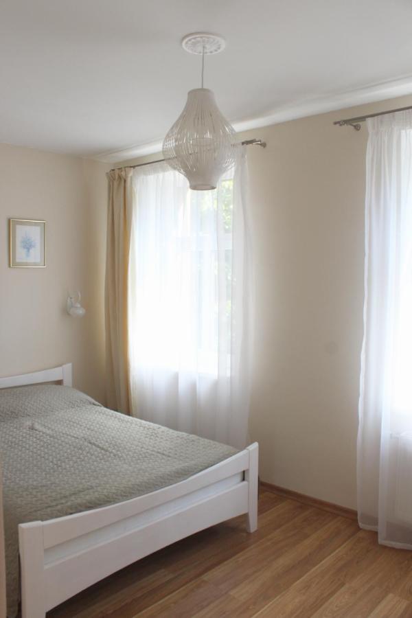 Apartamenti Starp Krastiem Лиепая Экстерьер фото