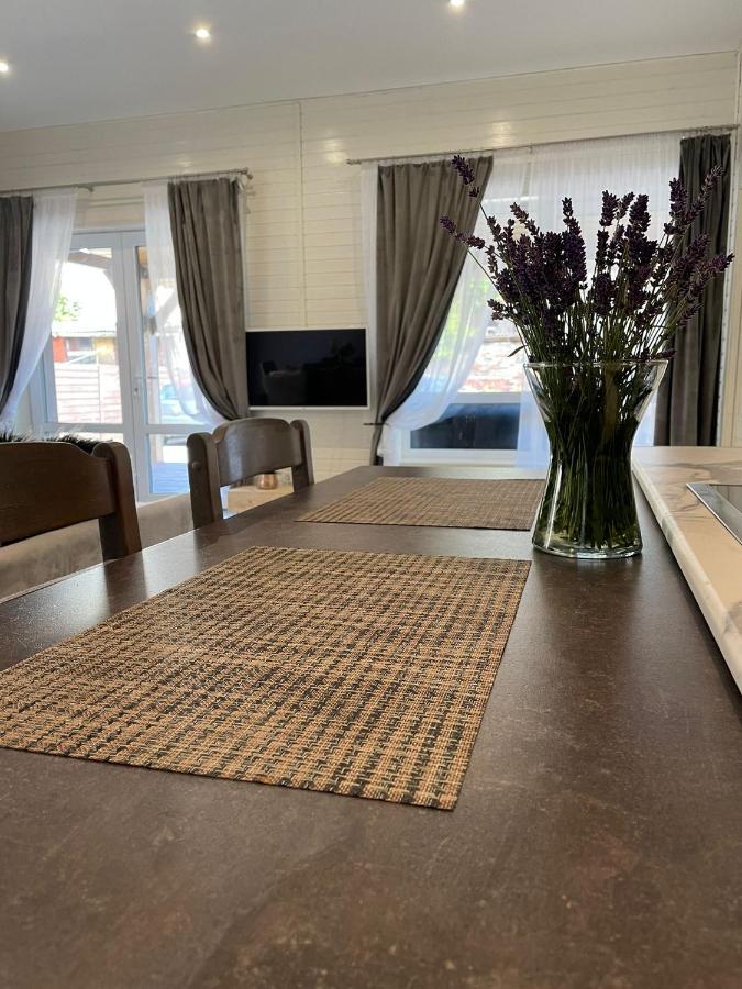 Apartamenti Starp Krastiem Лиепая Экстерьер фото